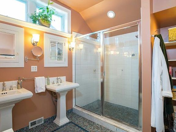 4th image of 3424 46th Ave S
