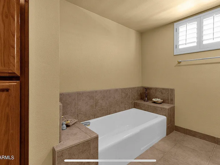 2511 E Shaw Butte Dr — Photo 20
