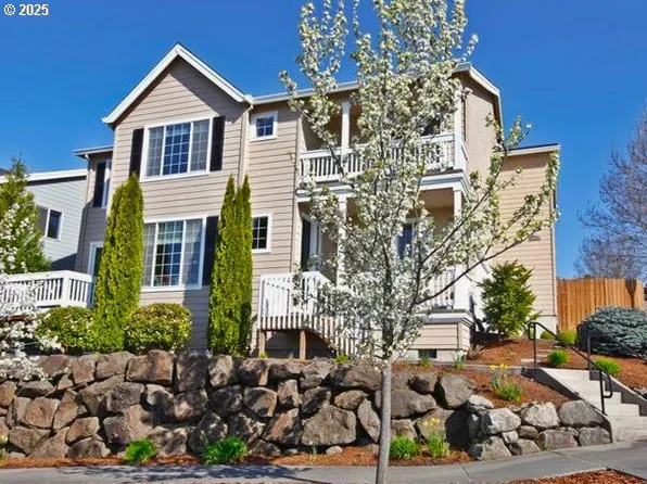 219 SW Valeria View Dr, Portland, OR 97225