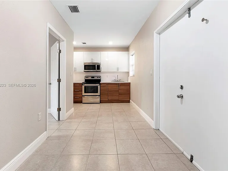 214 Salamanca Ave #3 — Photo 7