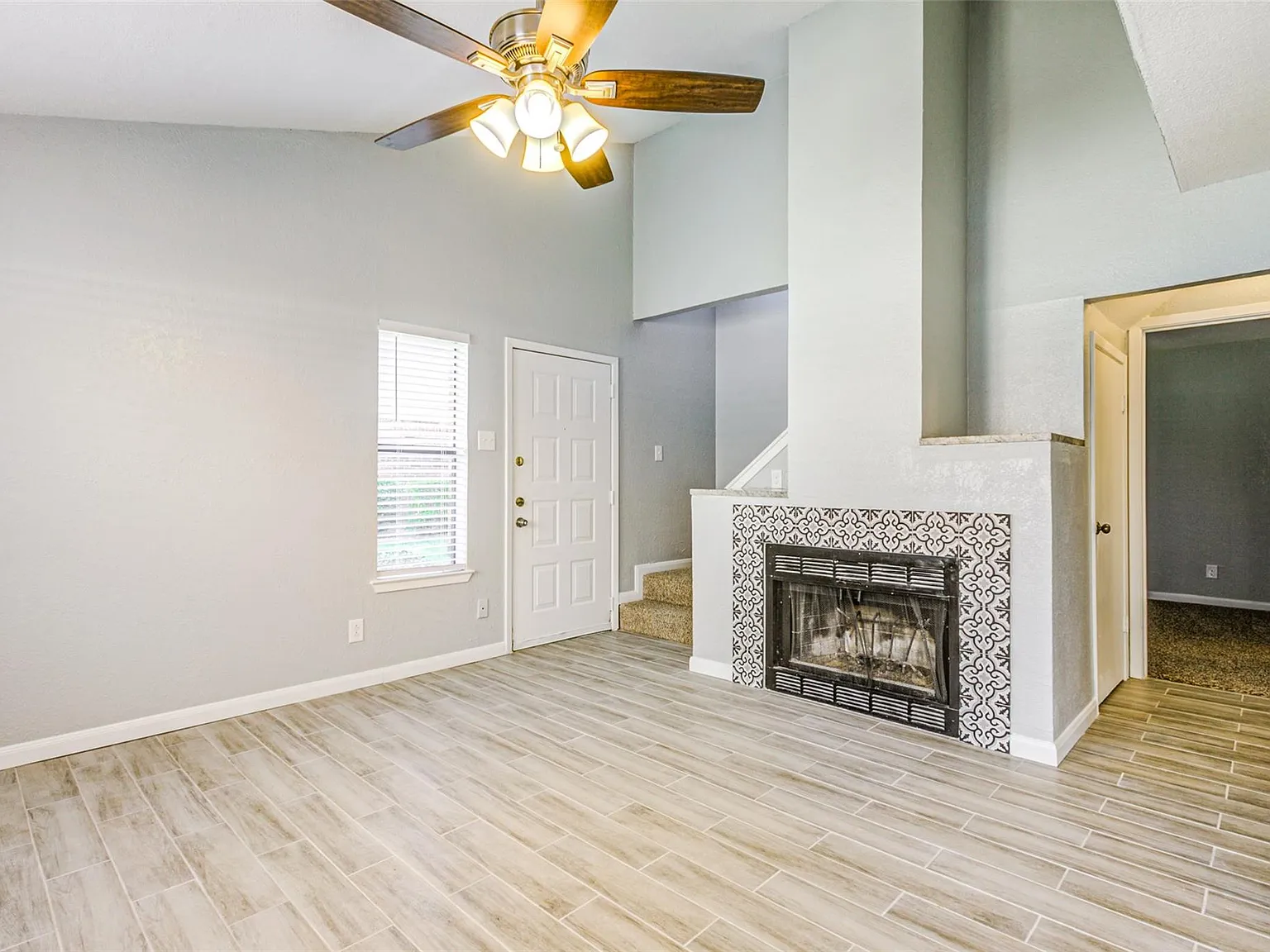 3 bed, 1083 sqft, $1,995 — Photo 3