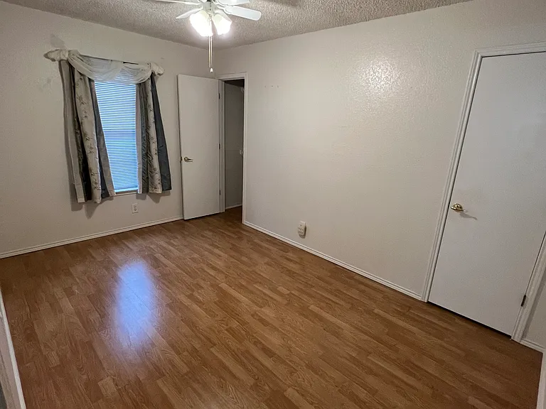 812 Cornfield Dr — Photo 16
