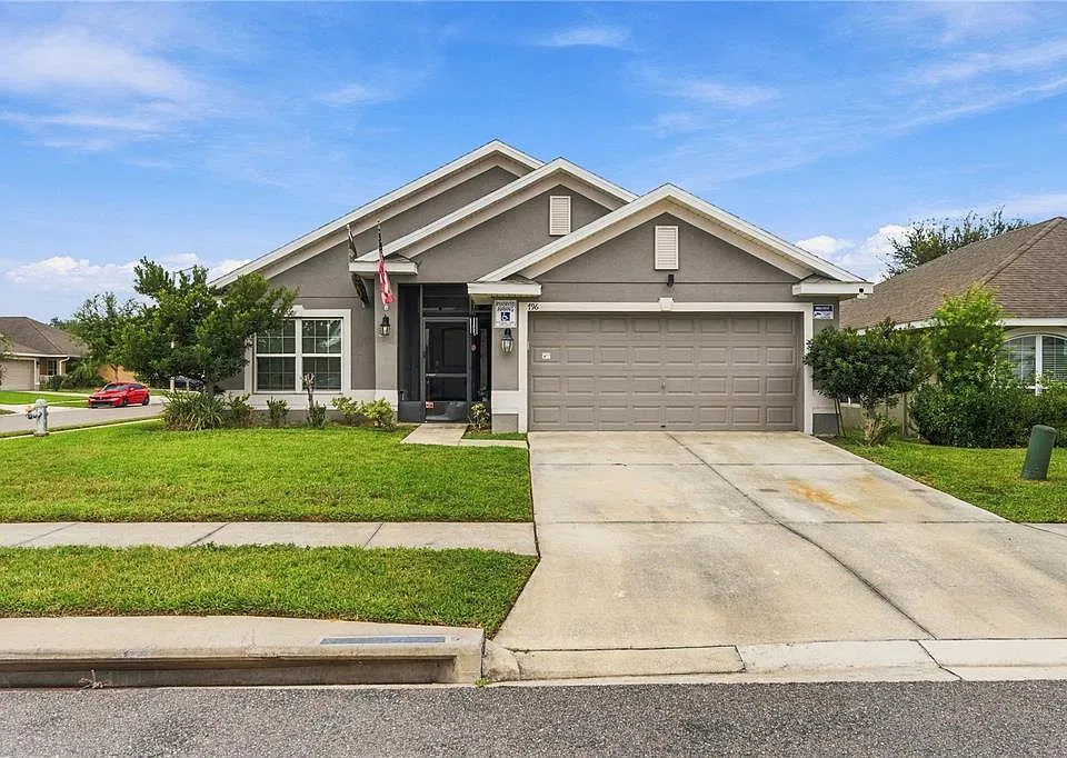 796 Meadow Pointe Dr