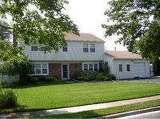 50 Tulip Grove Dr, Lake Grove, NY 11755