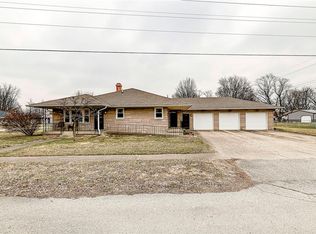 306 Linden Ln, Chesterfield, IN 46017