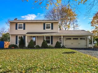 494 Heritage Dr, Rochester, NY 14615