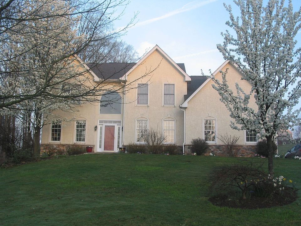 905 George Pitt Dr