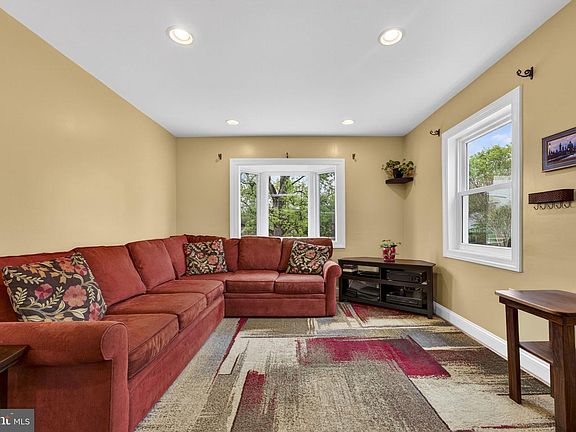 5th image of 7139 Parkview Ave