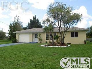 1st image of 1122 NE Van Loon Ln