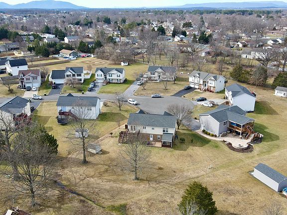 4th image of 106 New Kent Ct