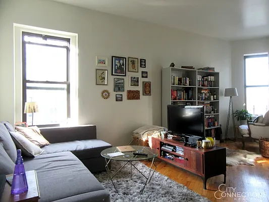 Rented by City Connections Realty | media 16