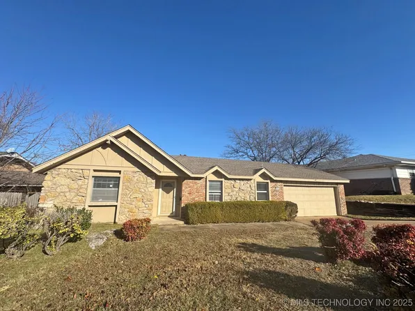 8023 E 58th Pl, Tulsa, OK 74145