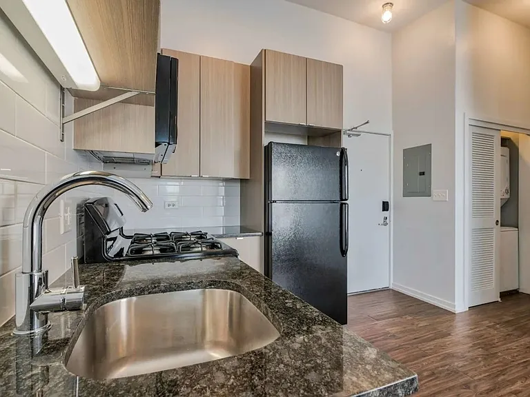 5051 N Kenmore Ave — Photo 73