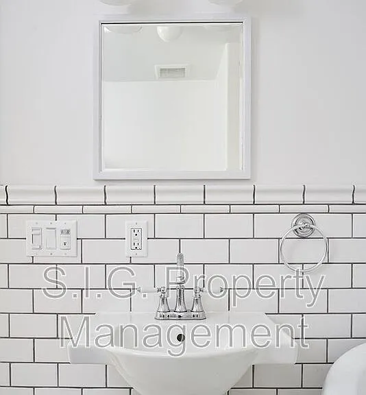2191 El Sereno Ave #4 — Photo 6