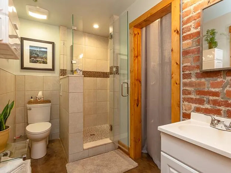 6 Reynolds Rd #1 — Photo 4