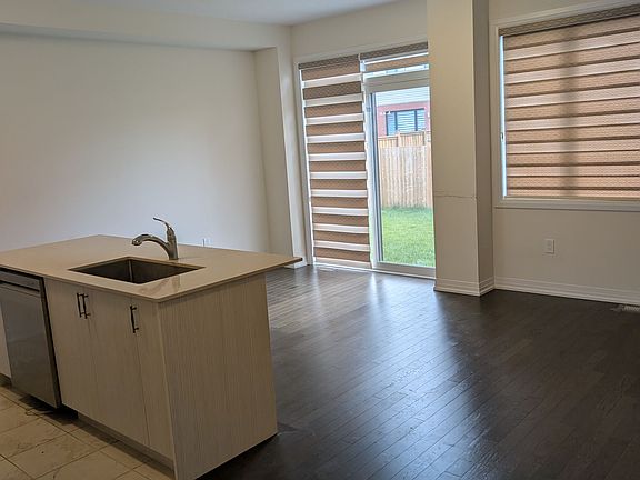 4th image of 15 Blacklock St E #3