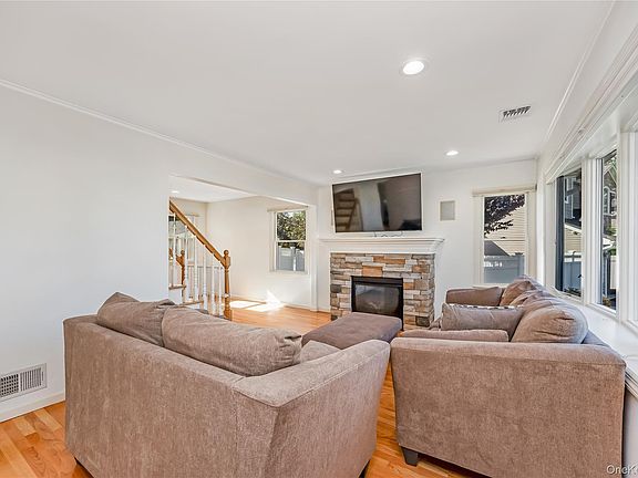 5th image of 516 Heathcliff Drive