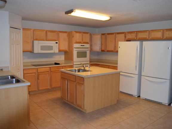 2nd image of 1219 Macon Dr