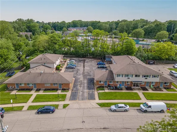 2648 Parklawn Dr, Dayton, OH 45440