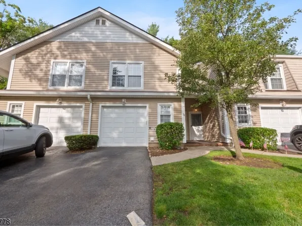 16 Crestwood Mews, Allendale Boro, NJ 07401