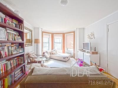 4th image of 421 Sterling Pl