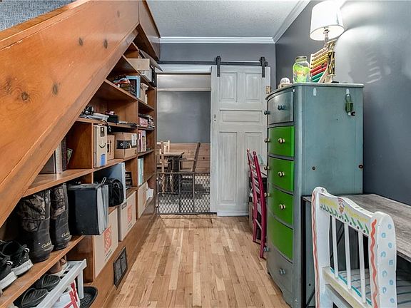 5th image of 812 Lake Forest Dr