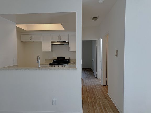 4th image of 730 E Cedar Ave APT 106