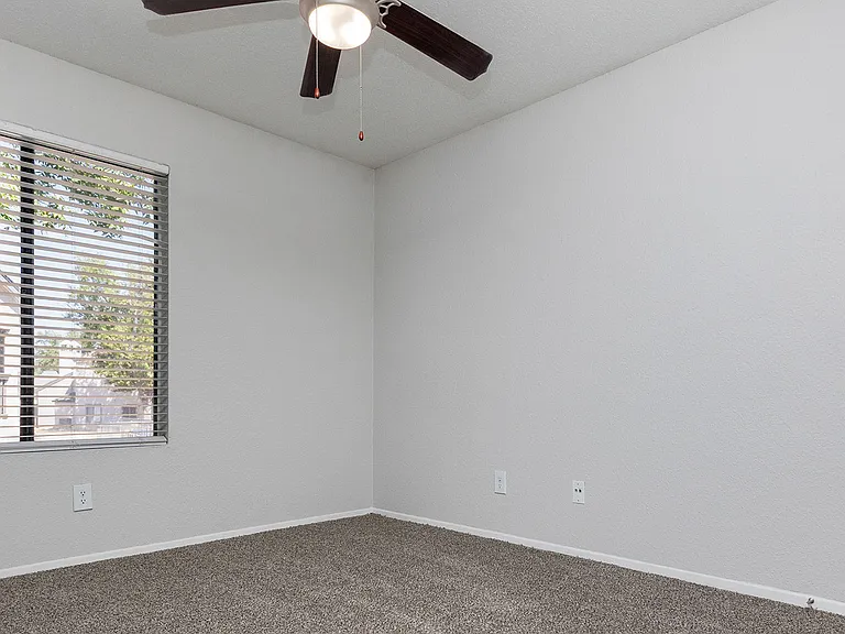 Waverly Park Apartments — Photo 24