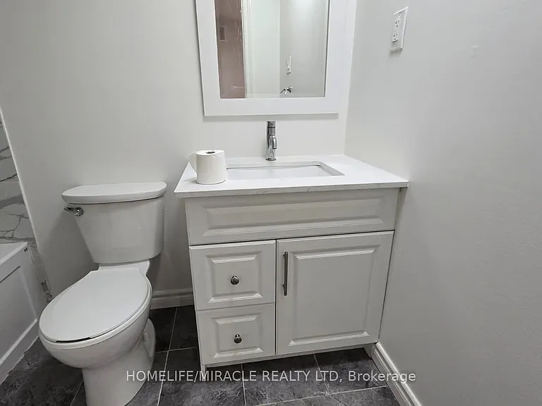 105 Stockell Cres — Photo 8