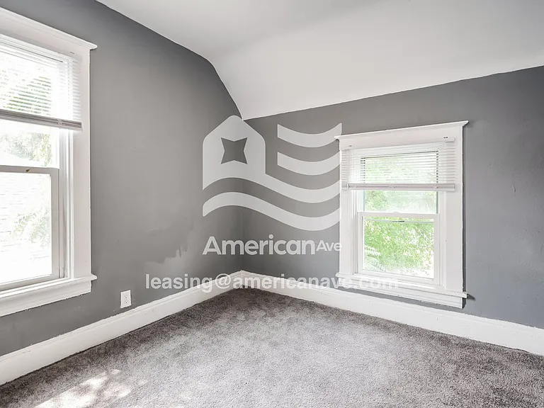 1893455_007_wm_-_main_bedroom_12878185.jpg