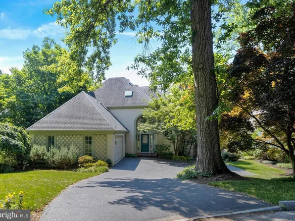 112 Trianon Ln, Villanova, PA 19085
