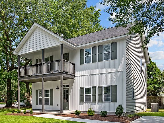 3rd image of 951 Shady Ln