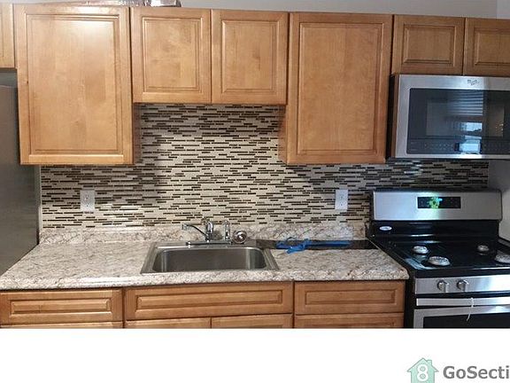4th image of 931 N Saint Bernard St