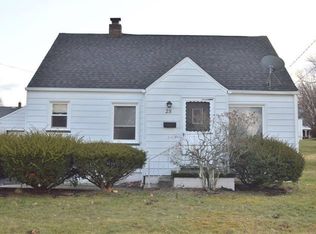 28 Helena Dr, Struthers, OH 44471