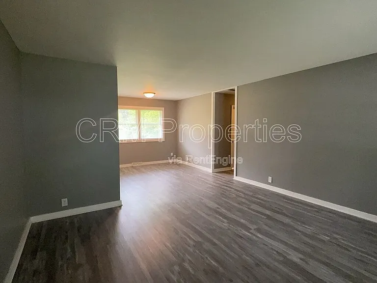 3413 N Milton St — Photo 3