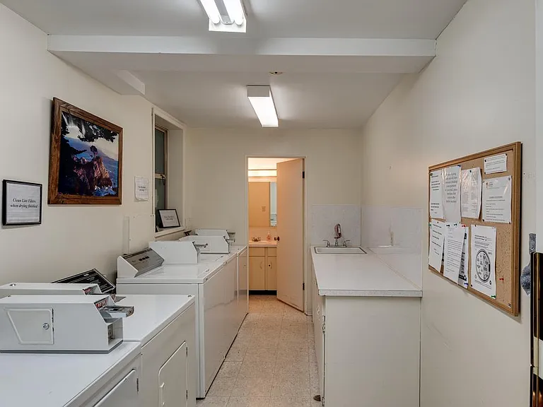 1160 Esquimalt Rd #307 — Photo 18