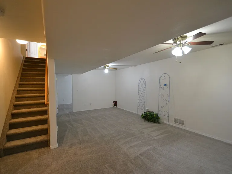 815 Riverview Ln — Photo 12