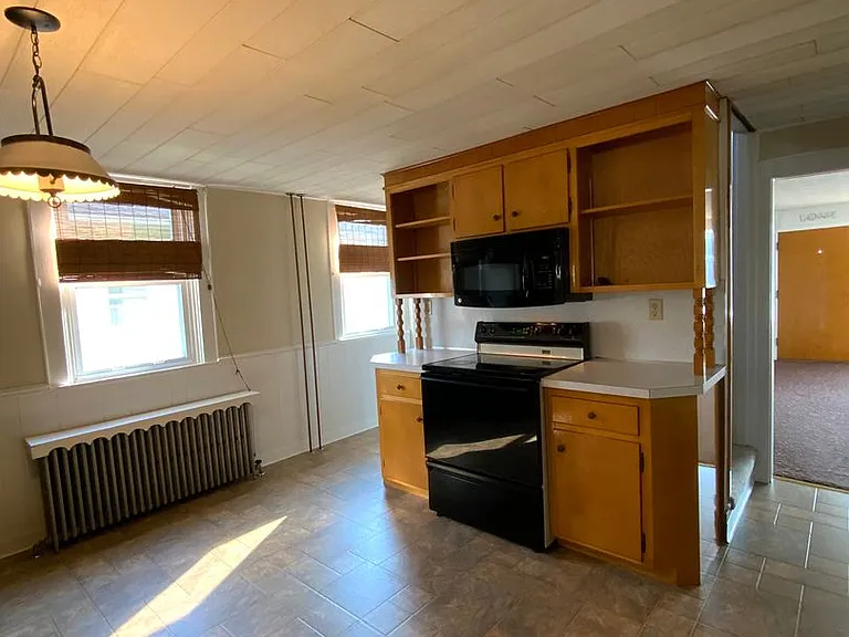 125 S Market Ave — Photo 17