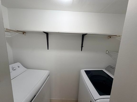 4th image of 37 Lake Arbor Dr