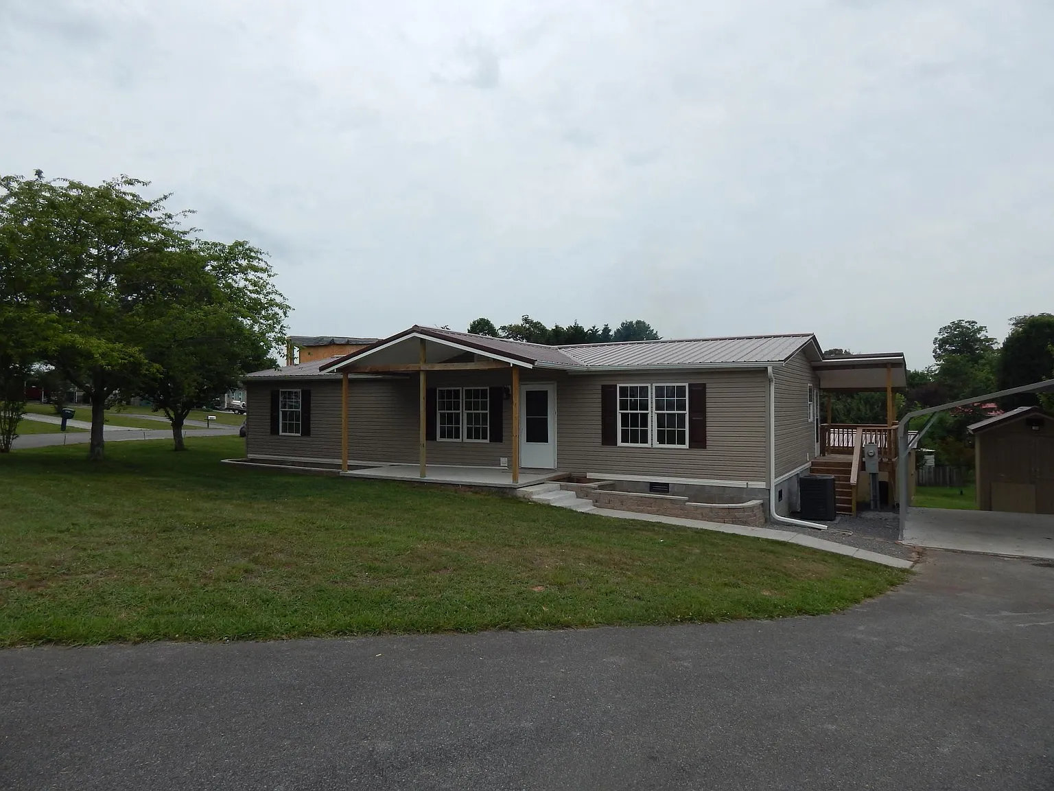 3 bed, 1456 sqft, $1,600 — Photo 3
