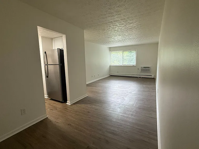 Two-Bedroom Apartments Available at Echo Pointe — Photo 25