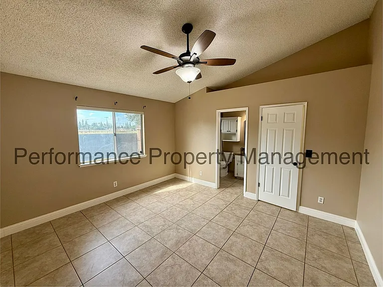 8735 N Cedar Ave #121 — Photo 6