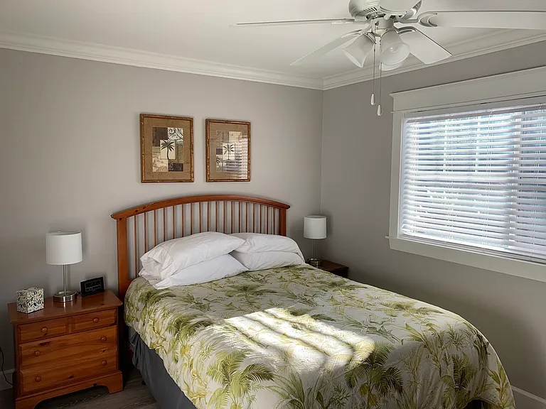 3403 Saxon Dr — Photo 30