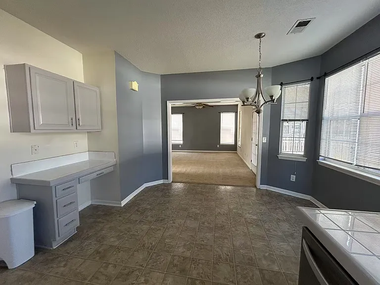 215 Spring Lake Dr — Photo 15