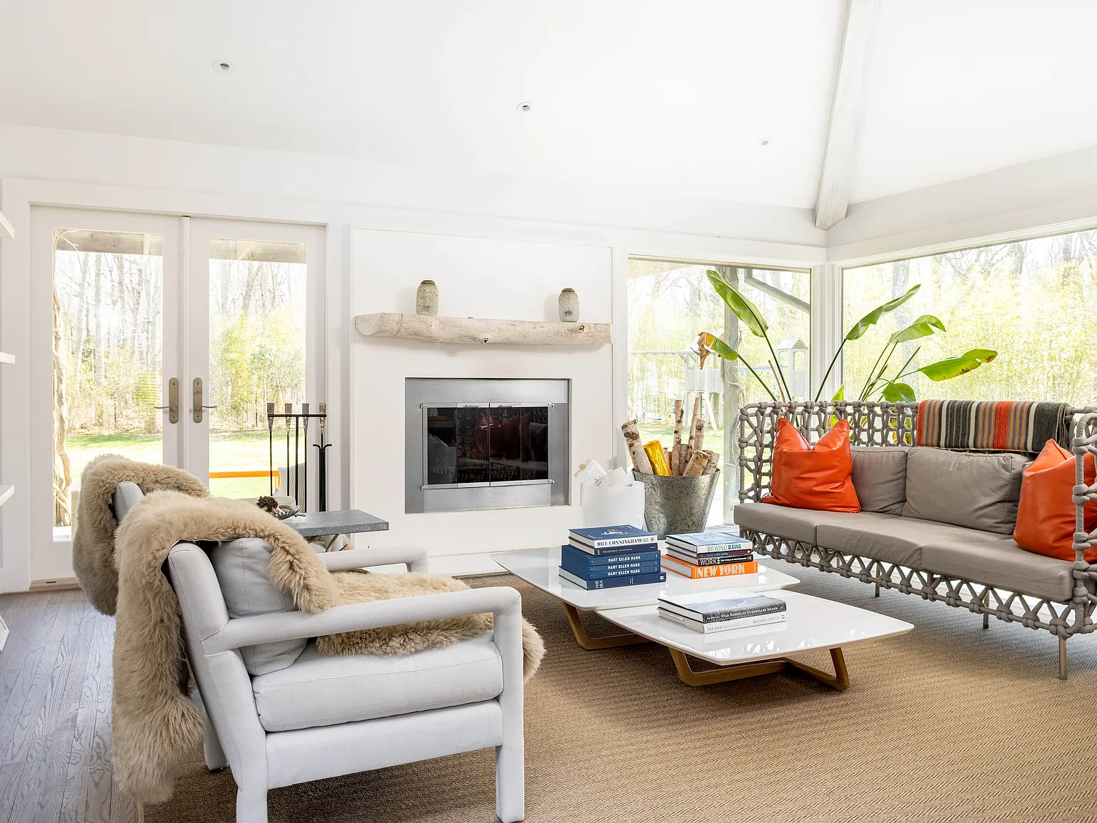 Woodland House by Rove Travel | Home with Pool — Photo 4