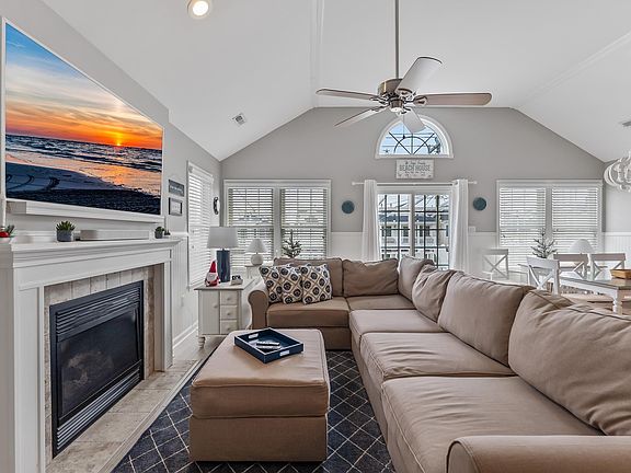4th image of 3030 Asbury Ave #2