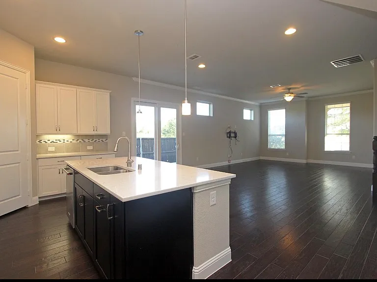 600 Ansley Way — Photo 5