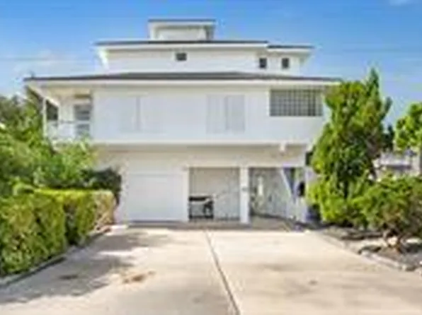 1330 Coral Way, Tiki Island, TX 77554