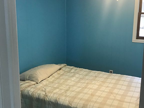 3rd image of 1081 E Long Lake Dr