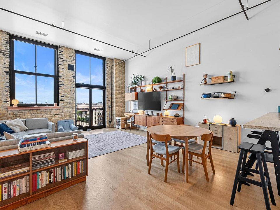 1st image of 239 E Chicago STREET #708